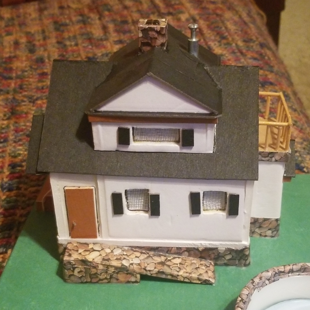 Handmade Miniature House - Picture 4 of 8